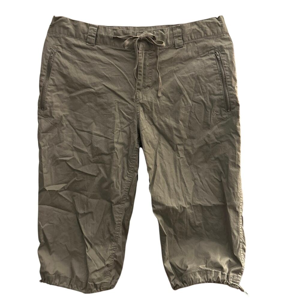 Danskin Now Women's Long Shorts Army Green Sz M (8-10)
